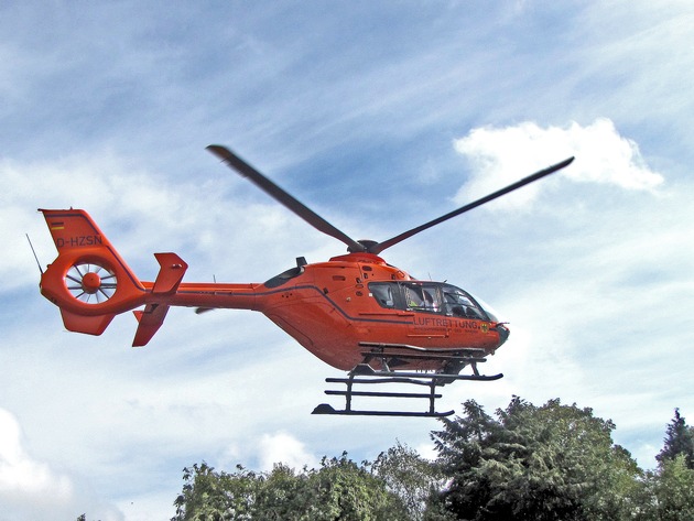 POL-ME: Schwerverletzte E-Bike-Fahrerin mit Hubschrauber abtransportiert - Wülfrath - 2007106