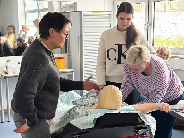 Fachlicher Austausch und praxisnahe Impulse für die Intensivpflege