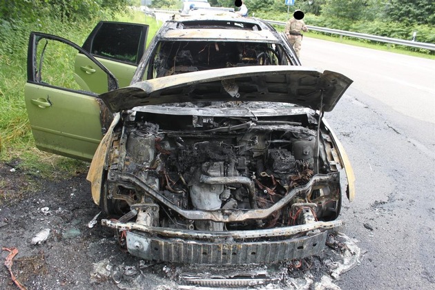 POL-PDKL: A62/Landstuhl, Pkw geht in Flammen auf