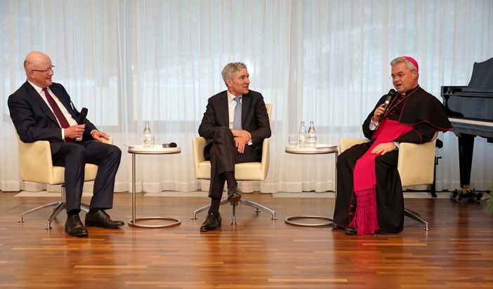 Demokratie braucht Haltung und Verantwortung - Dreikönigsempfang in der Katholischen Akademie Schwerte mit Verfassungsgerichtspräsident Prof. Dr. Stephan Harbarth