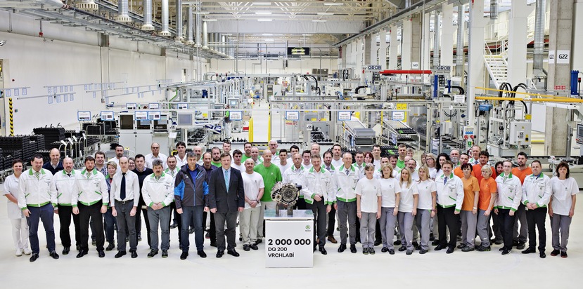 SKODA AUTO fertigt zweimillionstes DQ 200-Doppelkupplungsgetriebe im Werk Vrchlabi (FOTO)