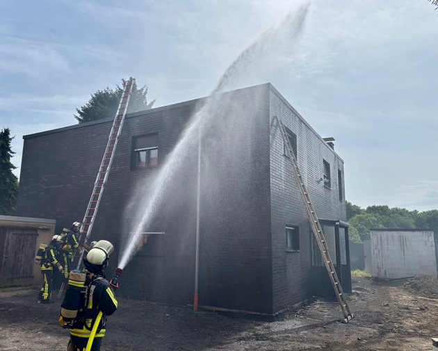 FW-BO: Brand einer Photovoltaik-Anlage in Bochum-Hiltrop