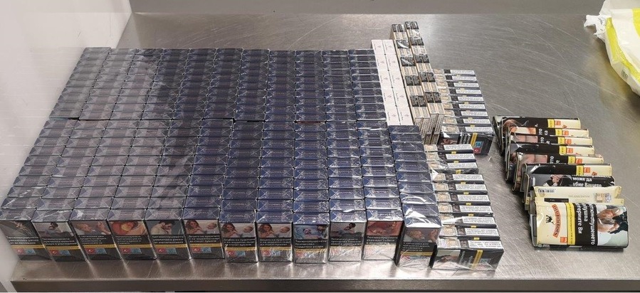 HZA-A: Zoll entdeckt 5.580 Stück Zigaretten im Koffer Schmuggel am Flughafen Memmingerberg