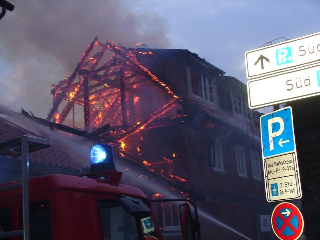 POL-NOM: Erstmeldung: Brand in der Northeim Innenstadt