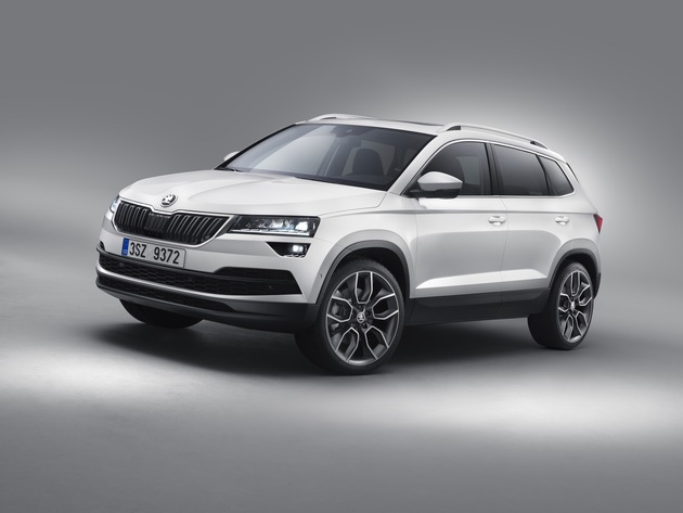 IAA-Premiere: das individuell programmierbare digitale Instrumentenpanel im SKODA KAROQ (FOTO)