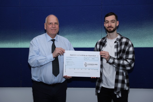 Bremerhavener Logistikstudent erh&auml;lt Stipendium der Kieserling-Stiftung