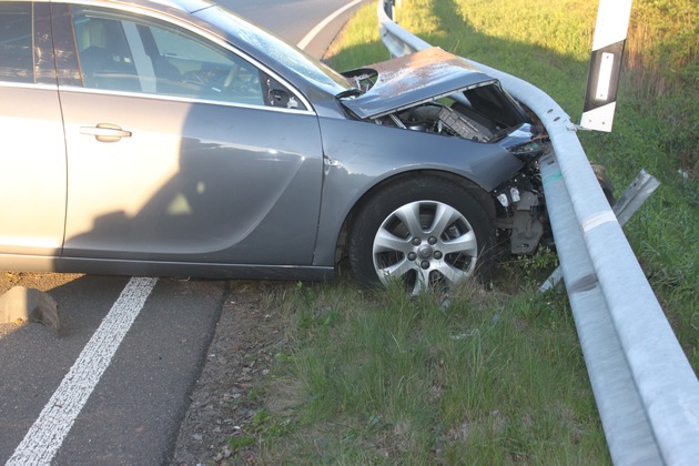 POL-PDKL: A62/Landstuhl, Zu schnell in die Ausfahrt gefahren