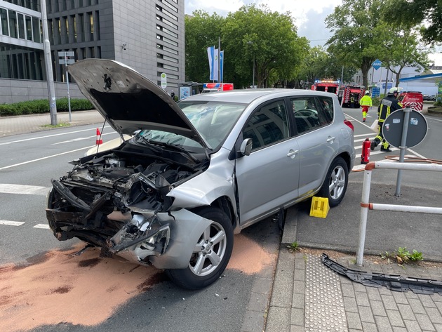 FW-BO: Schwerer Verkehrsunfall auf der Wittener Str.