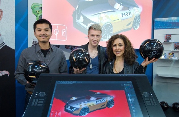 Mattel GmbH: Marco Reus entwickelt live neues Hot Wheels Modell auf der Nürnberger Spielwarenmesse / Offiziell vorgestellt: Der neue MR11