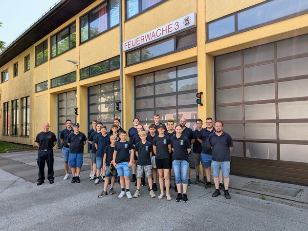 FW-KLE: Jugendfeuerwehr Bedburg-Hau besucht bekannte Drehkulisse der WDR-Serie &quot;Feuer &amp; Flamme&quot;