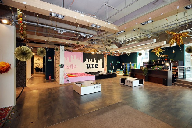 Kunst zum Anfassen: Erstes Selfie Museum Sachsens in Leipzig eröffnet