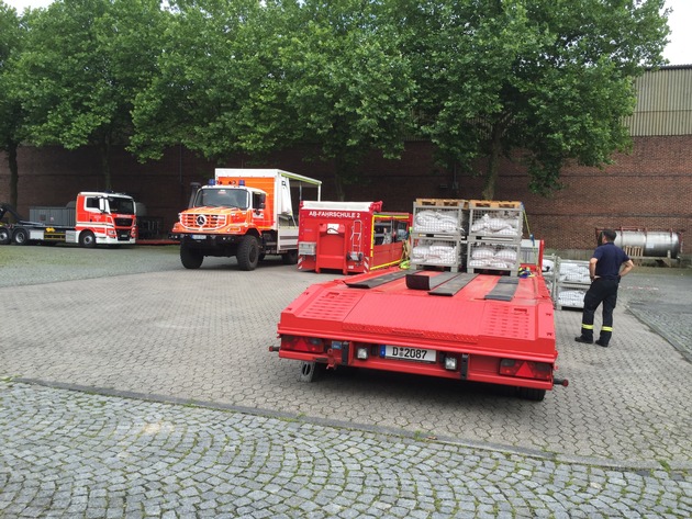 FW-D: Feuerwehr und THW Düsseldorf unterstützen Feuerwehr in der Stadt Bocholt (Kreis Borken) bei Bewältigung der Unwetterfolgen