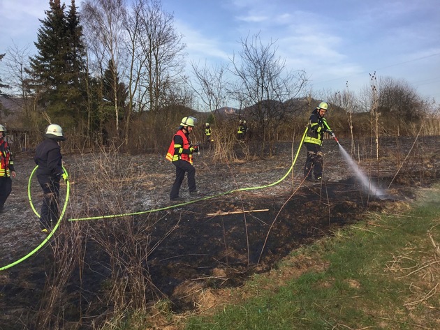 FW-BN: Flächenbrand in Bonn-Lannesdorf: Gerätewagen-Waldbrand und Drohneneinheit im Einsatz