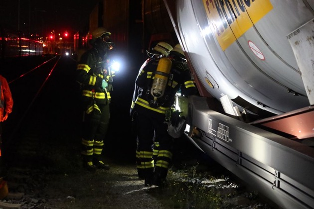 Bundespolizeidirektion München: Bahn nach Oberleitungsschaden evakuiert / Bundespolizei ermittelt nach hohem Sachschaden wegen gefährlichem Eingriff in den Bahnverkehr