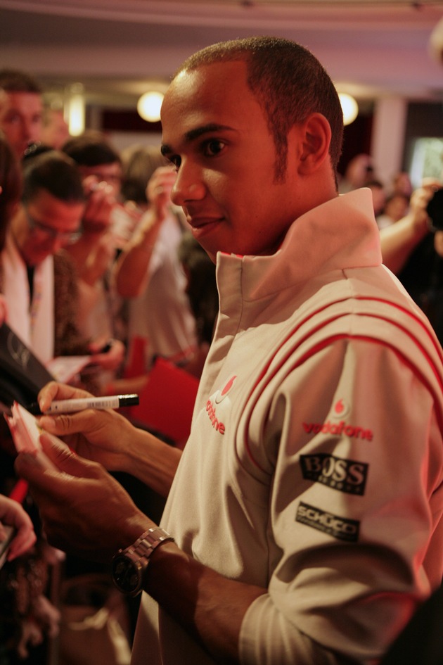 Motorsport meets Music: Vodafone Music Memory mit Lewis Hamilton und Heikki Kovalainen