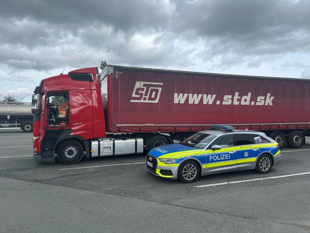 API-TH: Autobahnpolizei stoppt rasenden Brummi