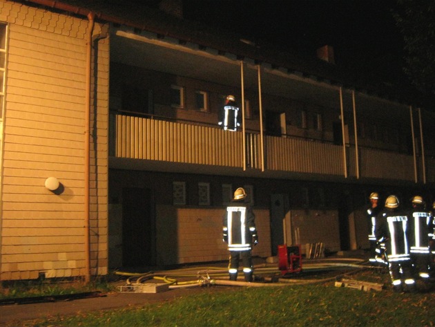 FW-AR: Kellerbrand in Arnsberg-Hüsten löst Großeinsatz der Feuerwehr aus