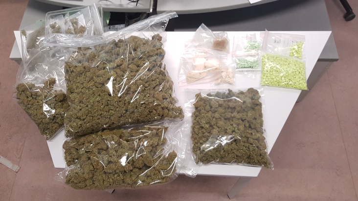 POL-MS: 2.710 Gramm Drogen, 994 Pillen und Bargeld in Wohnung gefunden - Drogendealer in Untersuchungshaft