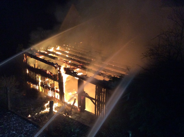 FW-PB: Brand eines Einfamilienhauses endet glimpflich