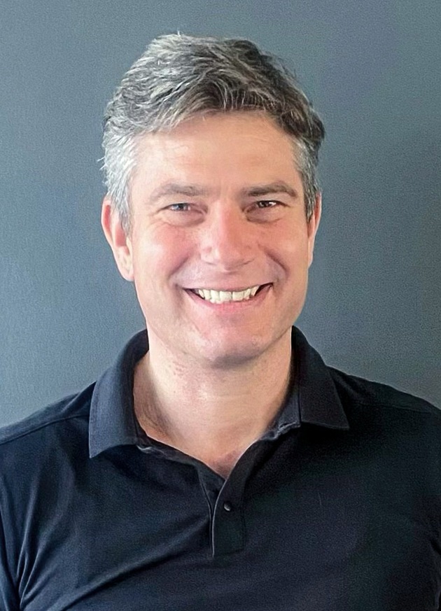 Pressemitteilung: Führungswechsel bei TEEKANNE: Bernd Schmidt geht in den Ruhestand – Sascha Bräuer übernimmt Leitung des Bereiches Marketing &amp; Vertrieb in Deutschland