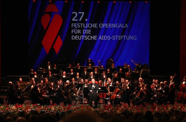 Deutsche AIDS-Stiftung: 27. Festliche Operngala für die Deutsche AIDS-Stiftung: Viel Prominenz aus Politik, Wirtschaft, Kultur und Medien für den guten Zweck in der Deutschen Oper Berlin