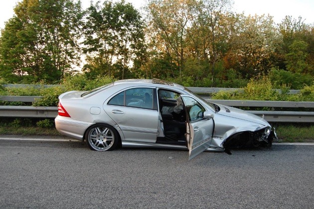 POL-PDPS: Contwig - Schwerer Verkehrsunfall auf der A8