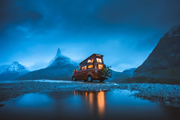 Video &quot;Great Escapes&quot;: Auf der Jagd nach Abenteuern und dem Sonnenlicht - im Ford Nugget unterwegs in Norwegen