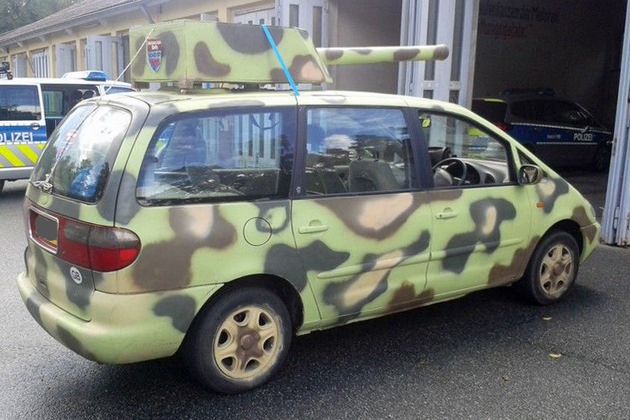 POL-DA: Darmstadt / A 672: Kontrolle eines Britischer &quot;Panzers&quot; / Rallye-Traum endet
