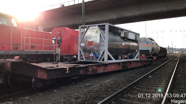 BPOL NRW: Güterbahnhof Hagen-Vorhalle - Kesselwagon mit Gefahrgut entgleist - Bundespolizei ermittelt nach Bahnbetriebsunfall