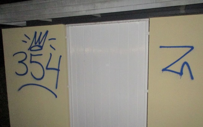 POL-REK: 211119-1: Neunfache Sachbeschädigung durch Graffiti - Zeugen gesucht