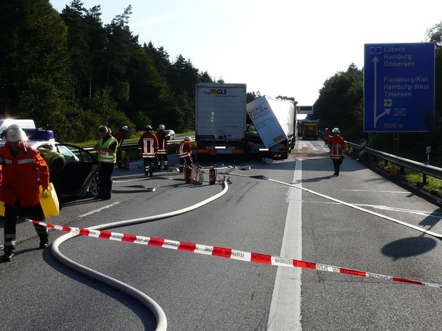 POL-WL: Lkw-Unfall führt zu langen Staus ++ Kleintransporter landet auf Dach, zwei Leichtverletzte ++ Tageswohnungseinbruch ++ und weitere Meldungen