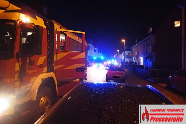 FW-PL: Verdächtiger Feuerschein nach Gewitter und Heimrauchmelder auf Balkon sorgten für Einsätze bei der Feuerwehr