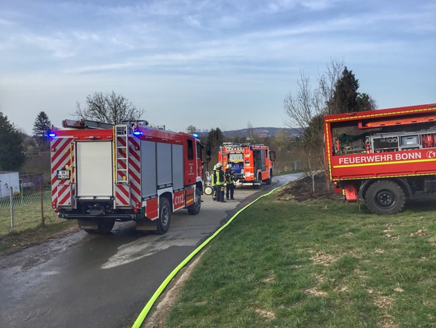 FW-BN: Flächenbrand in Bonn-Lannesdorf: Gerätewagen-Waldbrand und Drohneneinheit im Einsatz