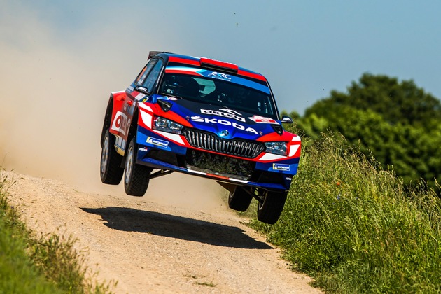 Rallye Polen: Andreas Mikkelsen erobert im ŠKODA FABIA Rally2 evo den zweiten Platz