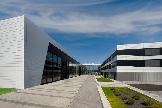 55 Jahre Luftrettung in Deutschland: Jubiläumsfeier mit Einweihung des neuen ADAC Luftrettung Campus - Medien-Einladung