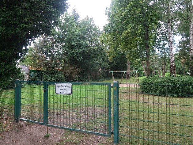 POL-DEL: Stadt Delmenhorst: Hoher Sachschaden durch Sachbeschädigungen auf Kinderspielplatz +++ Zeugenaufruf