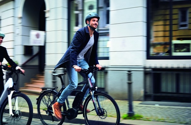 Ralf Bohle GmbH: Pannenfrei radeln: Dieser Reifen macht das E-Bike unplattbar / Erster Fahrradreifen mit Fair Rubber