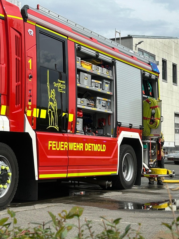 FW-DT: Rauchentwicklung im Industriegebäude