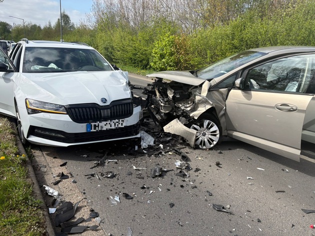 POL-STD: Sechs Verletzte bei Verkehrsunfall in Buxtehude