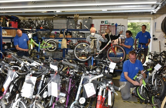 Ford-Werke GmbH: Ford Freiwillige organisierten Fahrradwerkstatt für Geflüchtete