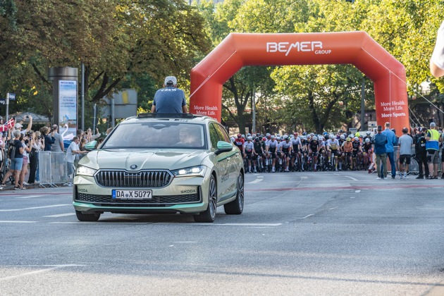 Škoda offizieller Partner der ADAC Cyclassics Hamburg bei Profi- und Jedermann-Rennen