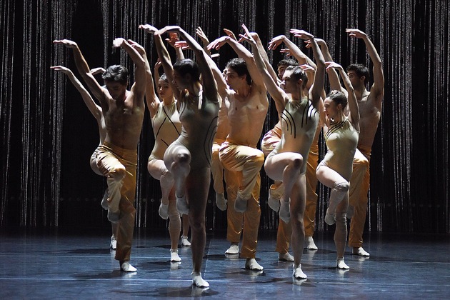 Steps, Festival de danse du Pour-cent culturel Migros, fête ses 30 ans du 12.4 au 5.5.2018 / Le monde danse dans 31 villes suisses