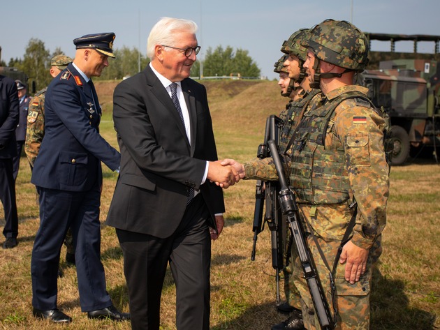 Bundespräsident Steinmeier besucht die Luftwaffe