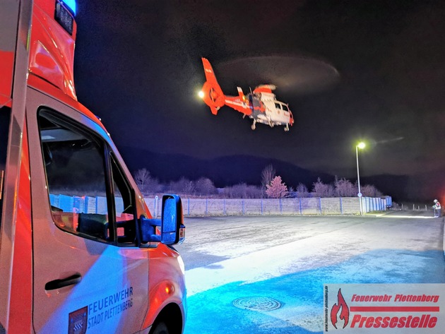 FW-PL: OT-Köbbinghauser Hammer. Rettungshubschrauber fliegt Schwerverletzten nach Betriebsunfall in Unfallklinik.