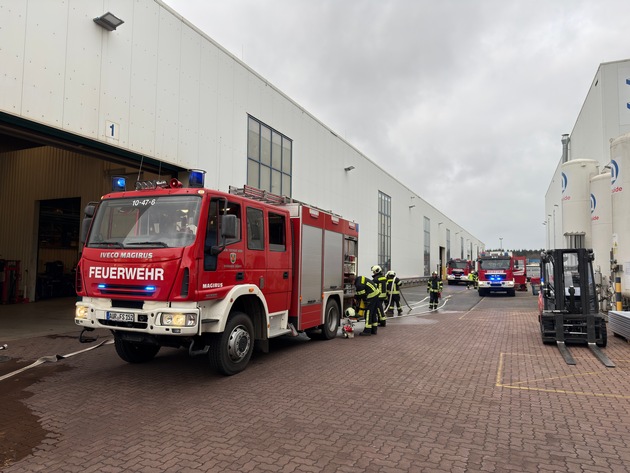 FW-AUR: Feuer in einer Maschine