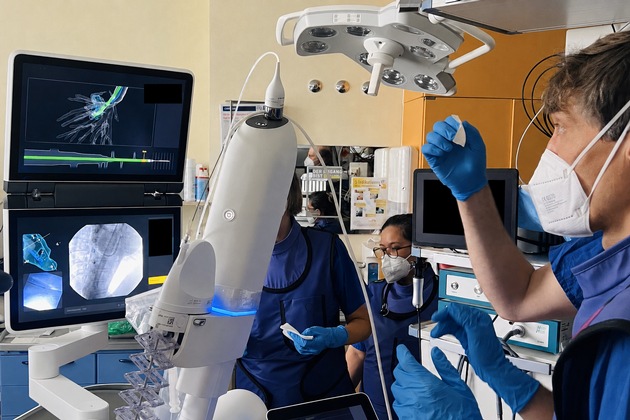 Lungenkrebs pr&auml;ziser abkl&auml;ren: Gauting startet robotisch assistierte Bronchoskopie