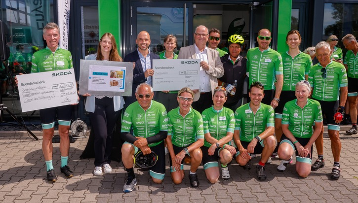 Skoda Auto Deutschland GmbH: Škoda Auto Deutschland, Mitarbeiter in Weiterstadt und Autohaus unterstützen Tour der Hoffnung mit insgesamt 10.000 Euro