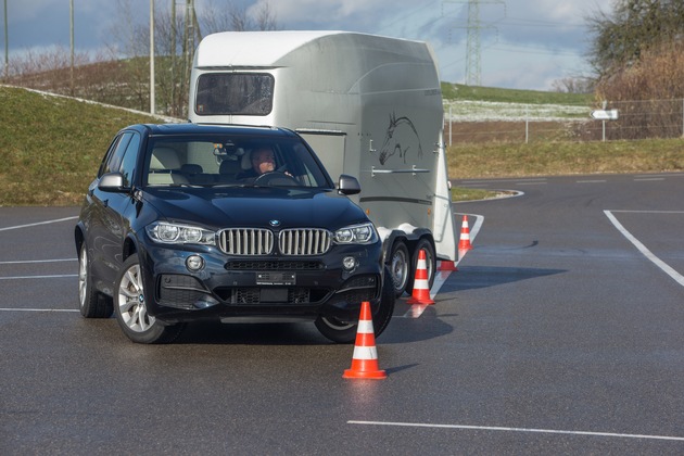 Fahrsicherheit mit Anhängern durch Regelsysteme