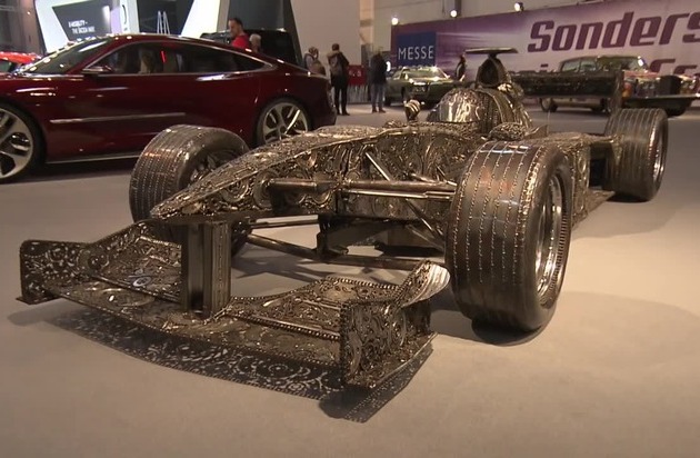 Zwischen verrückt und visionär: automobile Kunstwerke und Studien auf der Essen Motor Show Zwischen verrückt und visionär: automobile Kunstwerke und Studien auf der Essen Motor Show