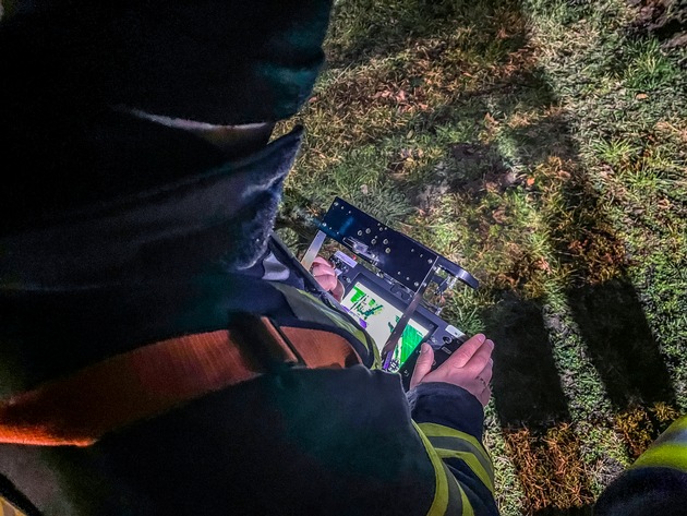 FW Flotwedel: Feuerwehr sucht ausgebüchste Rinder mit Drohne